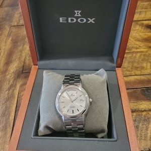 A beautiful never been worn Edox watch 83001